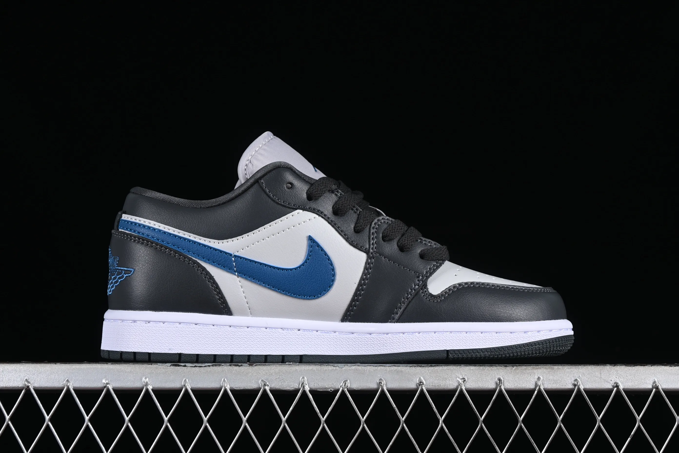 All categories Air Jordan Jordan series basketball shoes Air Jordan 1 Low Air Jordan 1 Low AJ1 Joe 1 black gray blue hook low-top cultural basketball shoes DC0774-040